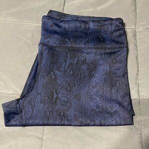 90 Degree by Reflex cropped leggings. Size Large